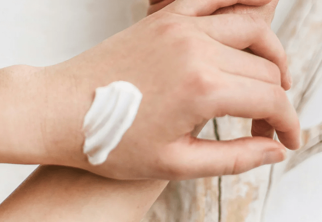 Hydroquinone: A Complete Guide to Brighter, Clearer Skin